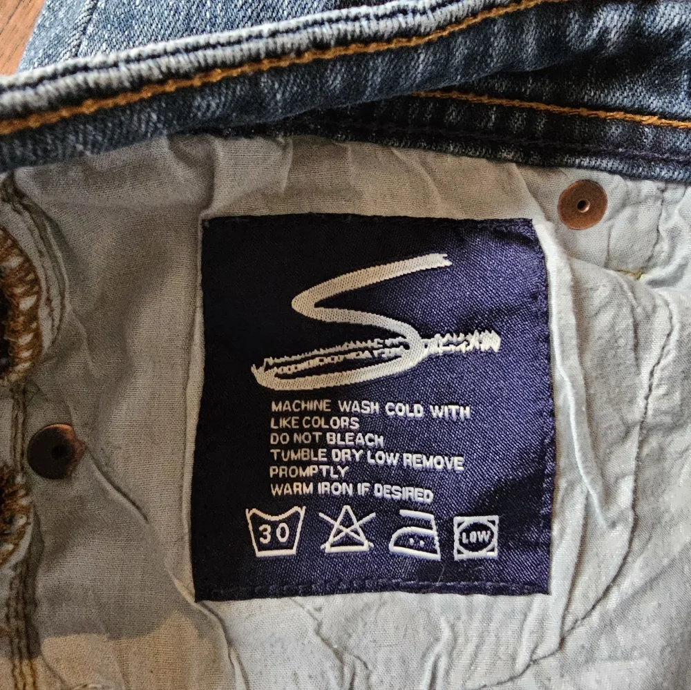 Seven7 Capri Jeans - Picture 5 of 9